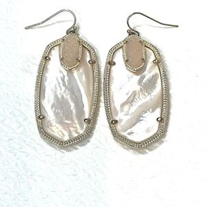 Kendra Scott Emmy Earrings in Pearl and Peach